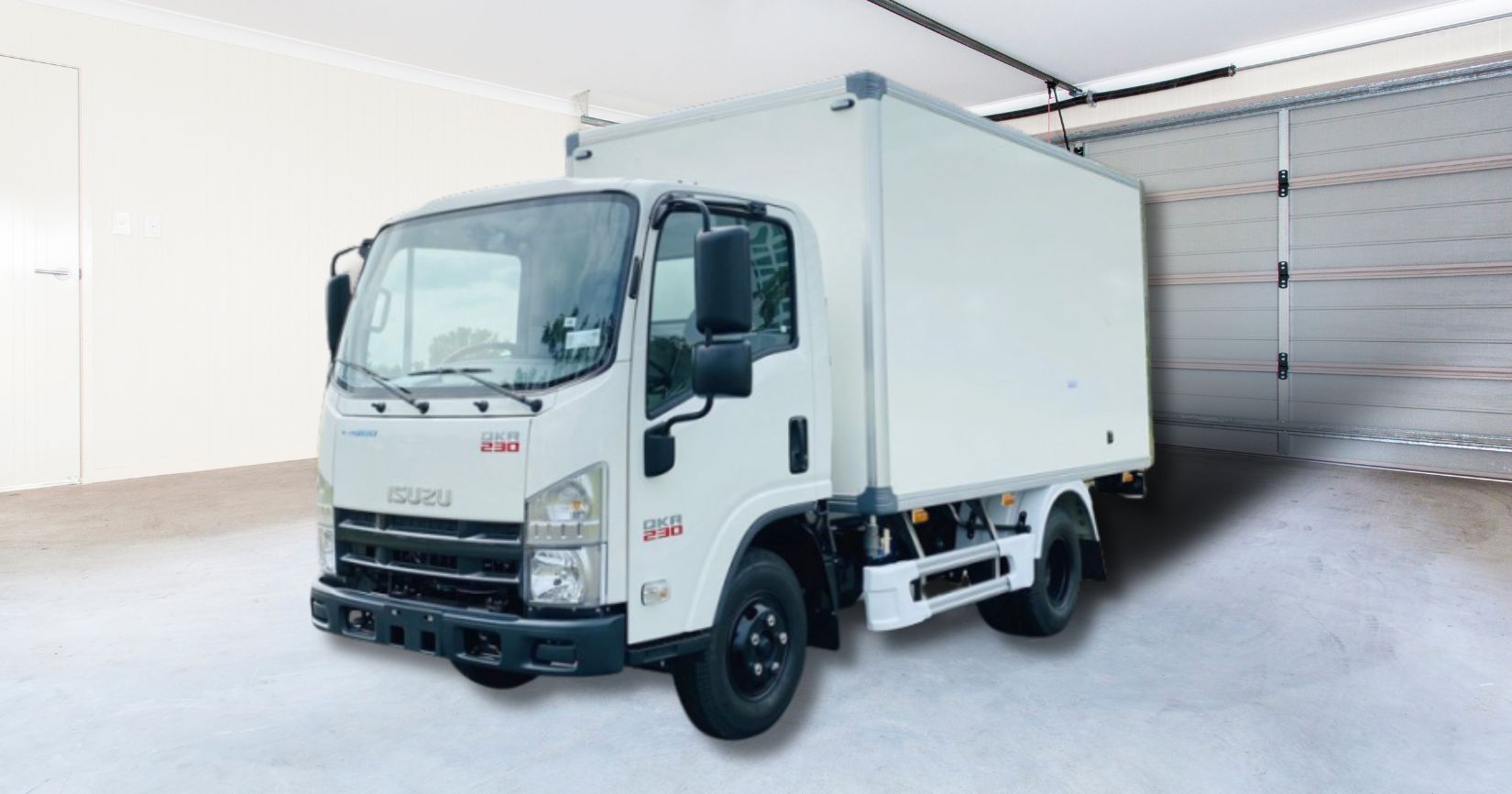 Xe tải 1.9 tấn Isuzu thùng bảo ôn QLR77FE4 đầu vuông