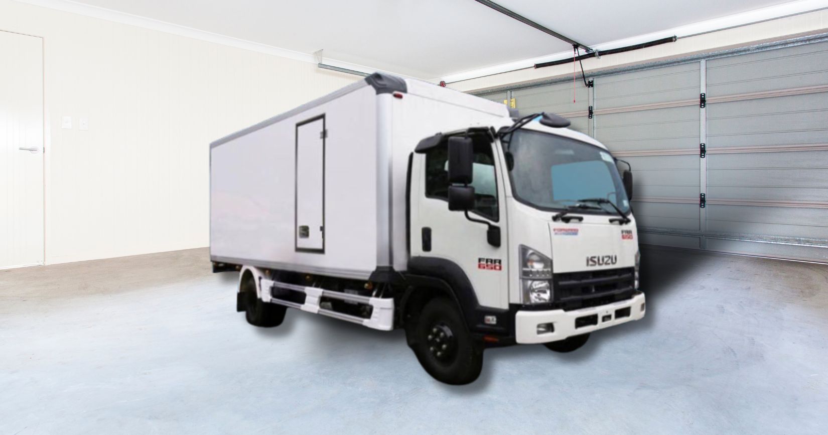 Xe tải Isuzu chở hàng thùng bảo ôn FRR90LE4 6 tấn